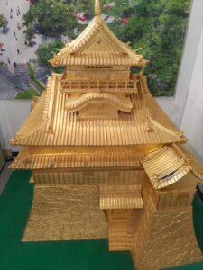 金の犬山城
