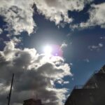 雲から太陽