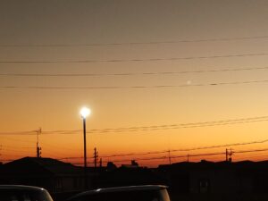 住宅街に映える夕焼け